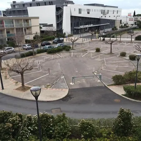 Apartment T2 Avec Loggias, Face Aux Thermes, Parking Prive, Wifi Gratuit, Animaux Admis - - Fr-1-503-138